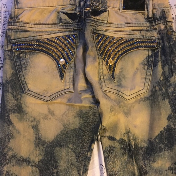 Robin’s Jeans - Picture 2 of 7